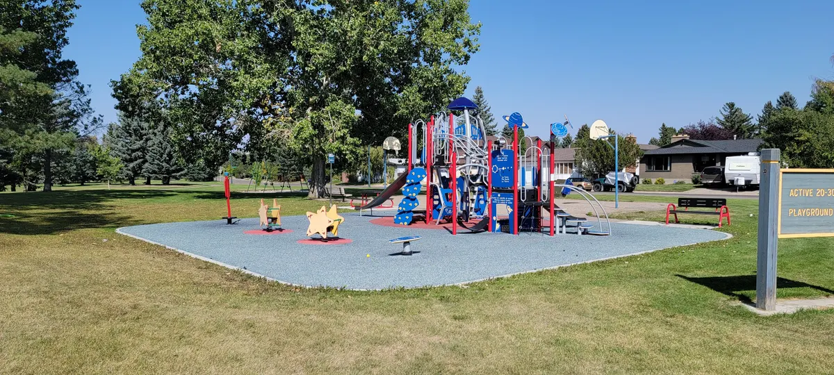 Lakeview Green Strip North