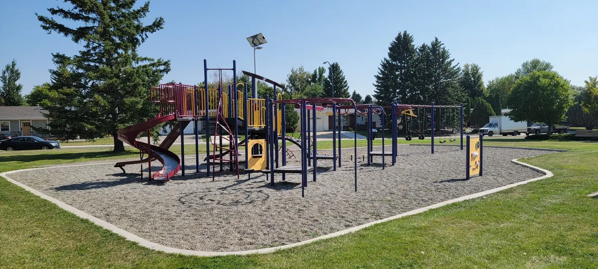 Lakeview Green Strip South